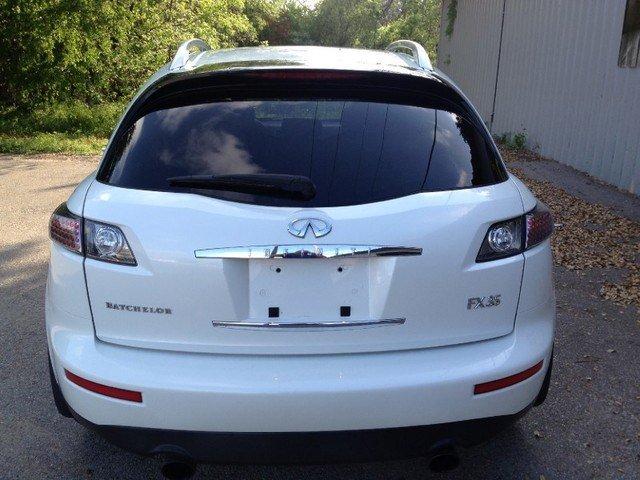 2005 Infiniti FX35
